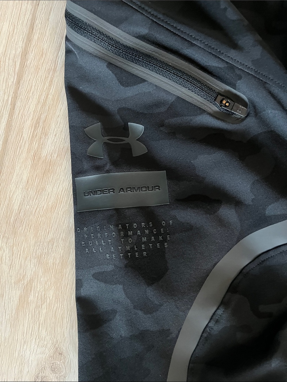 Under Armour Black fitted camo joggers - Picture 3 of 6